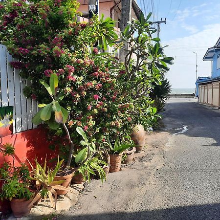 Thaimex Cafe & Homestay Backpackers- Adults Only Prachuap Khiri Khan Buitenkant foto