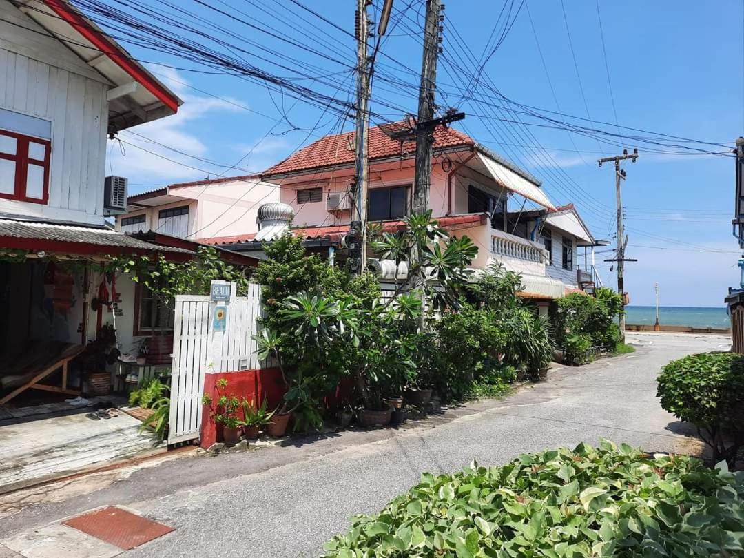 Thaimex Cafe & Homestay Backpackers- Adults Only Prachuap Khiri Khan Buitenkant foto